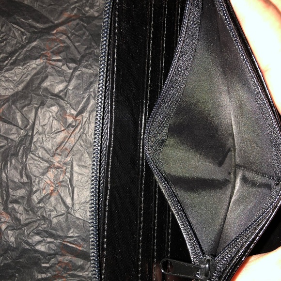 Kenneth Cole Reaction Black Billfold Wallet - Picture 4 of 7